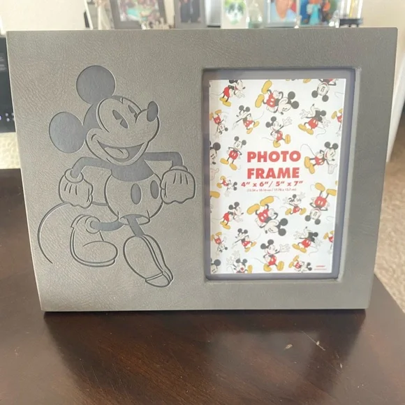 NWT Disney’s Mickey Mouse Photo Frame - Picture 3 of 5